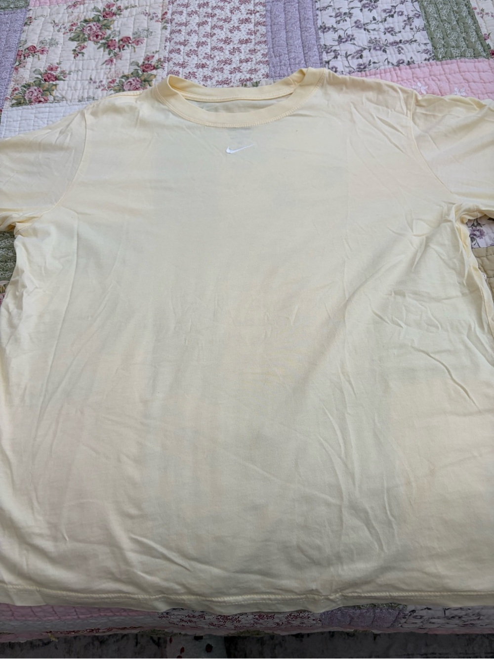 Nike Men’s Pale Yellow Short Sleeve Crew Tee with White Swoosh
